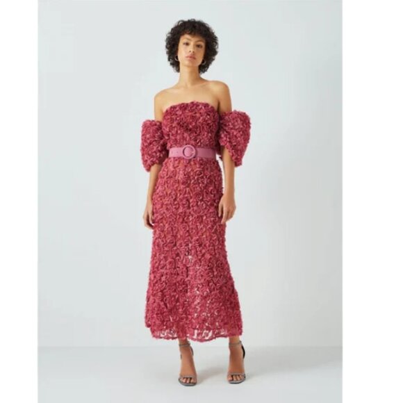 Elliatt Dresses & Skirts - ELLIATT Intimacy 3D Floral Off Shoulder Strapless Midi Dress